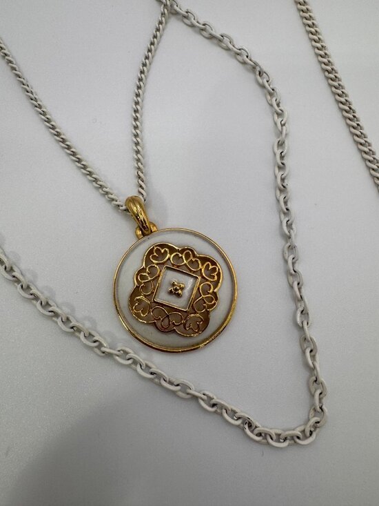 Vintage White Enamel Gold Pendant Necklace Multi Strand Chain Layered - Picture 6 of 7